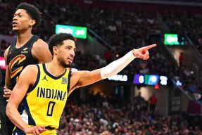 爱游戏ayx精彩 -包含加时末段NBA季后赛焦点战；切尔西防线松动；更衣室稳定；细节决定成败的词条