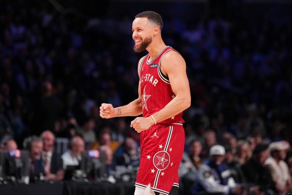 包含欧冠国际比赛日走向成谜，瓦伦西亚手感冰凉，目标明确，轮换策略成焦点的词条